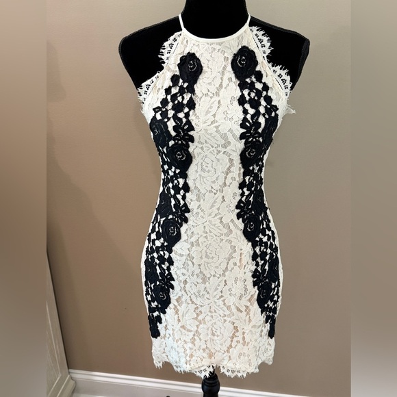 Women’s SAYLOR Alexis dress in cream & black lace. Size Small - Picture 5 of 10